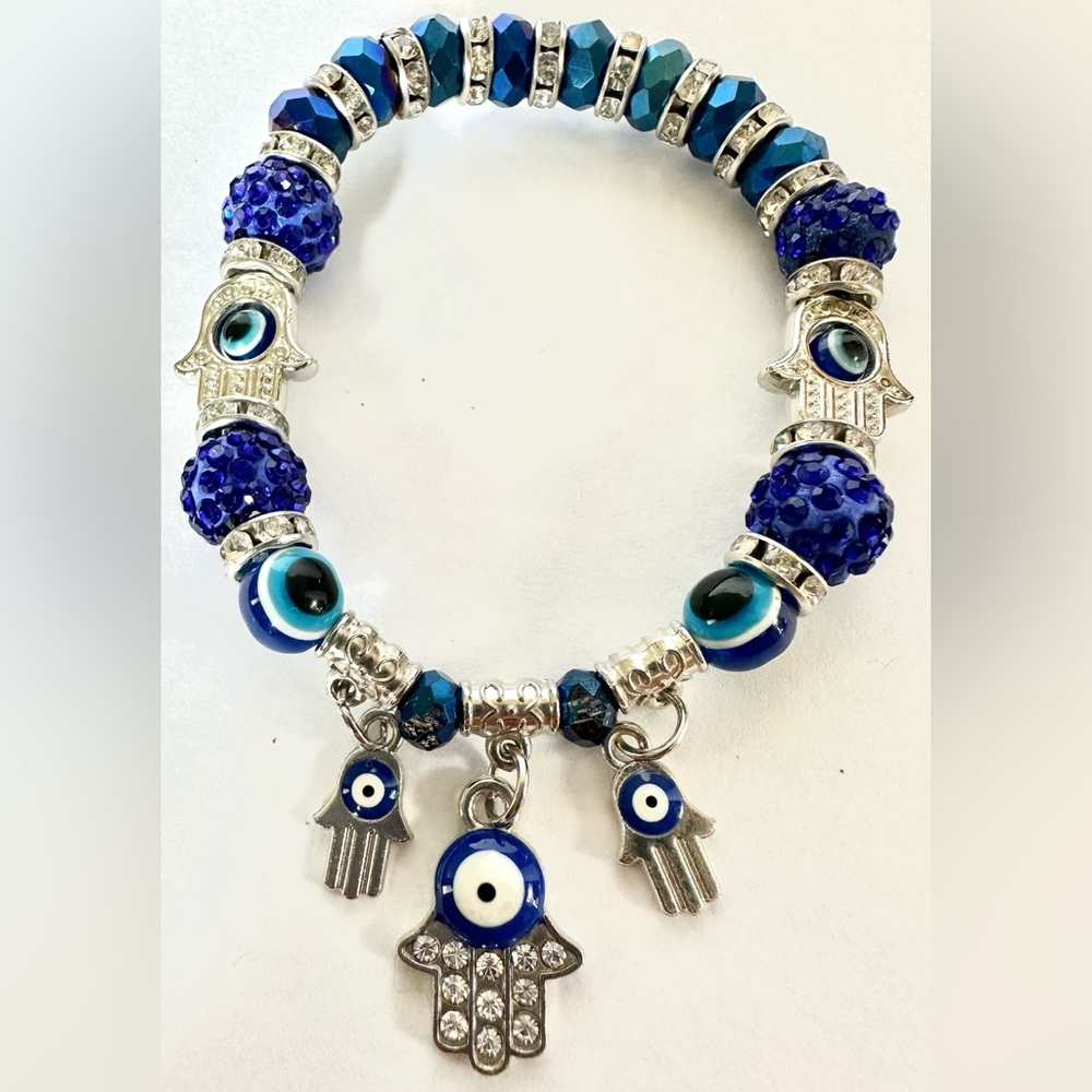 Hamsa Bracelet 🪬